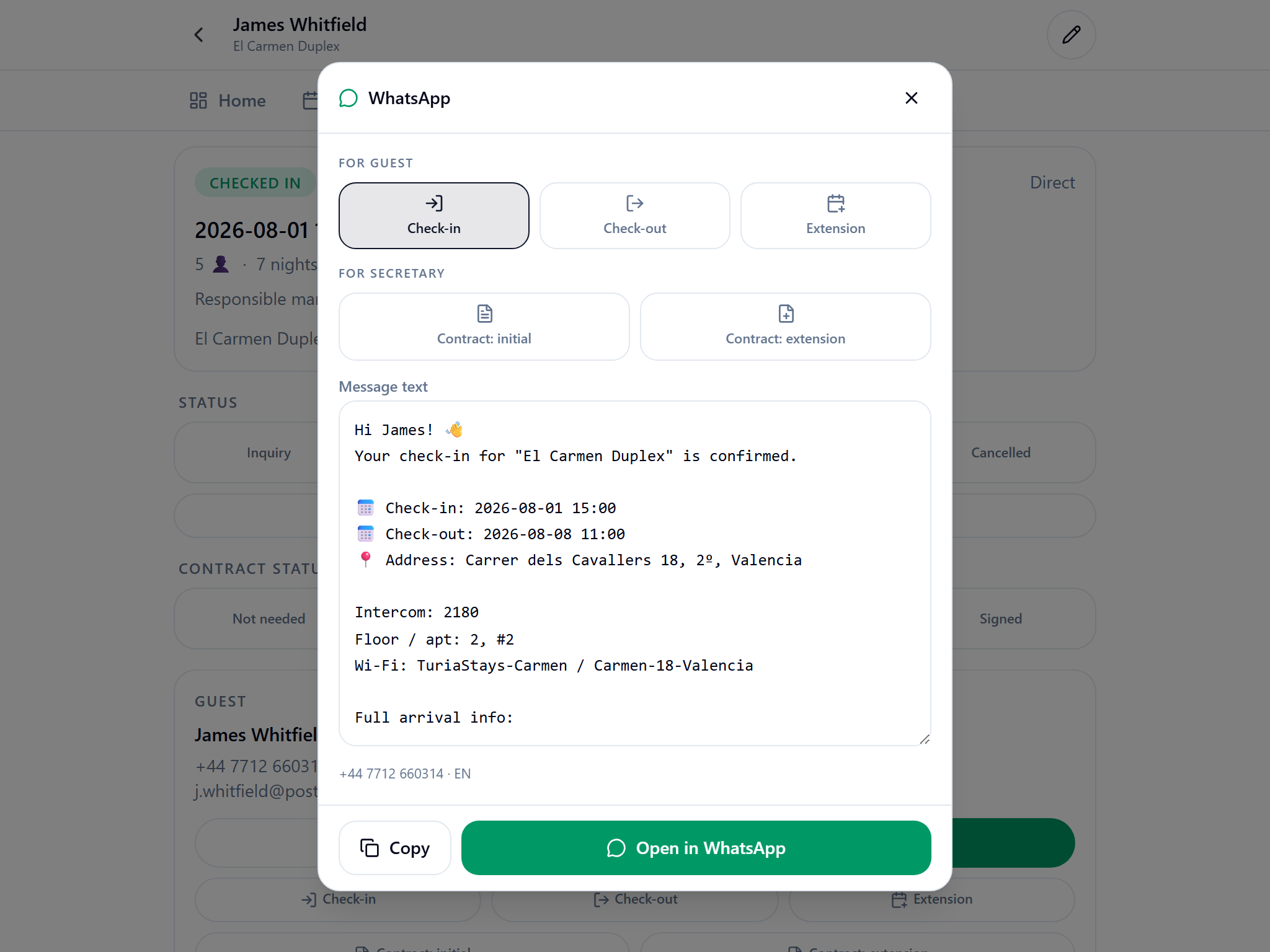 Guest message composer in CortoCasa: a templated WhatsApp check-in message with dates, address, intercom code and Wi-Fi, ready to send